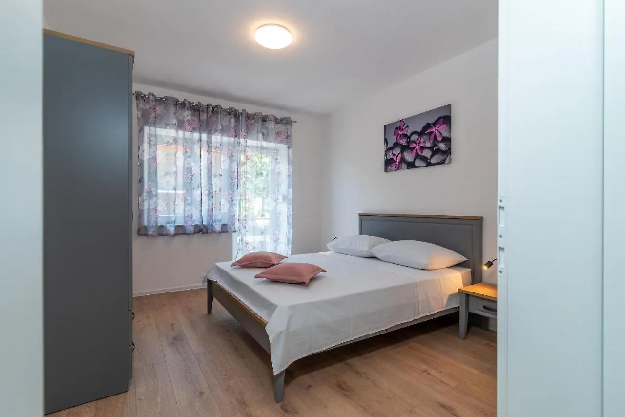 Lejlighed Apartman Galeb Trogir