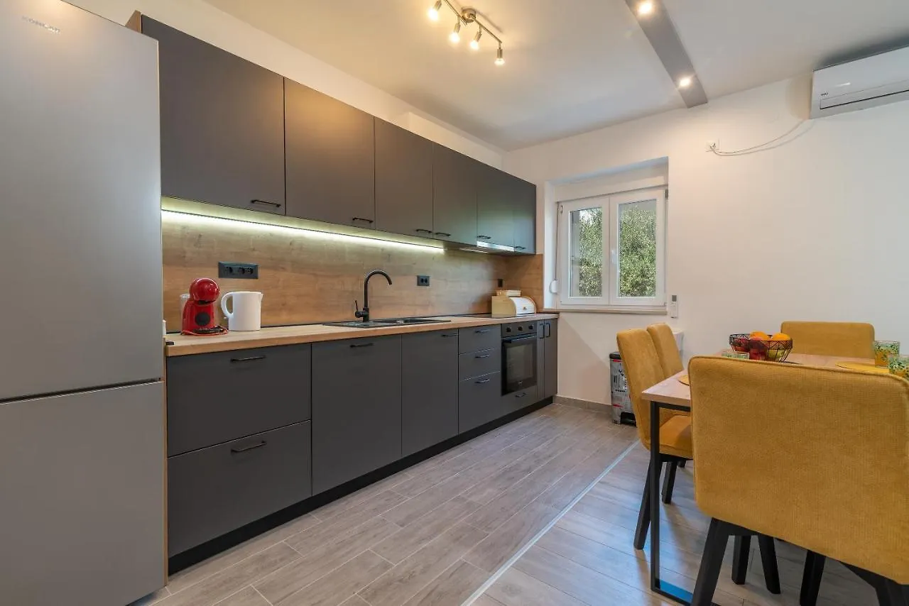 Apartment Apartman Galeb Trogir Croatia
