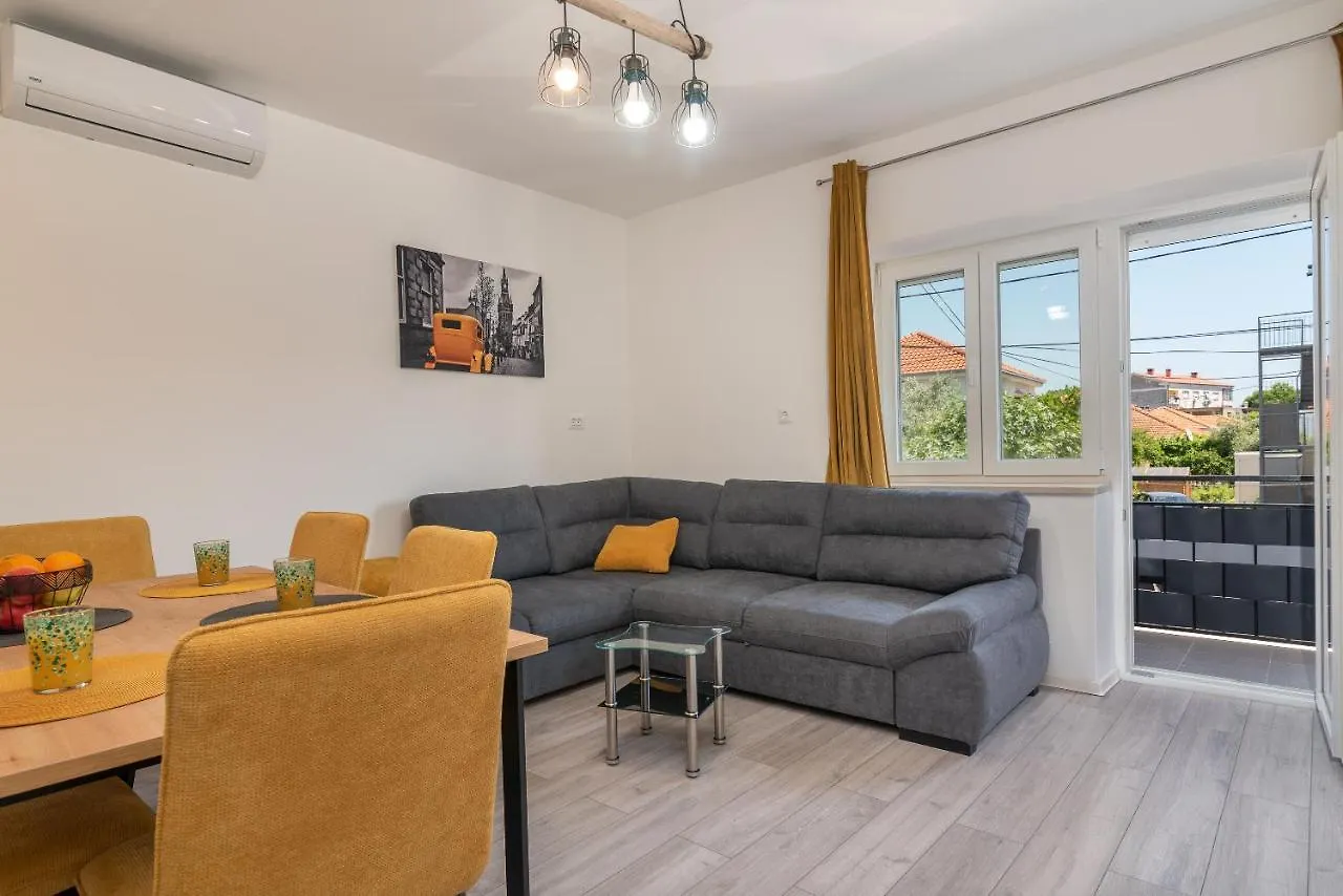 Apartment Apartman Galeb Trogir Croatia