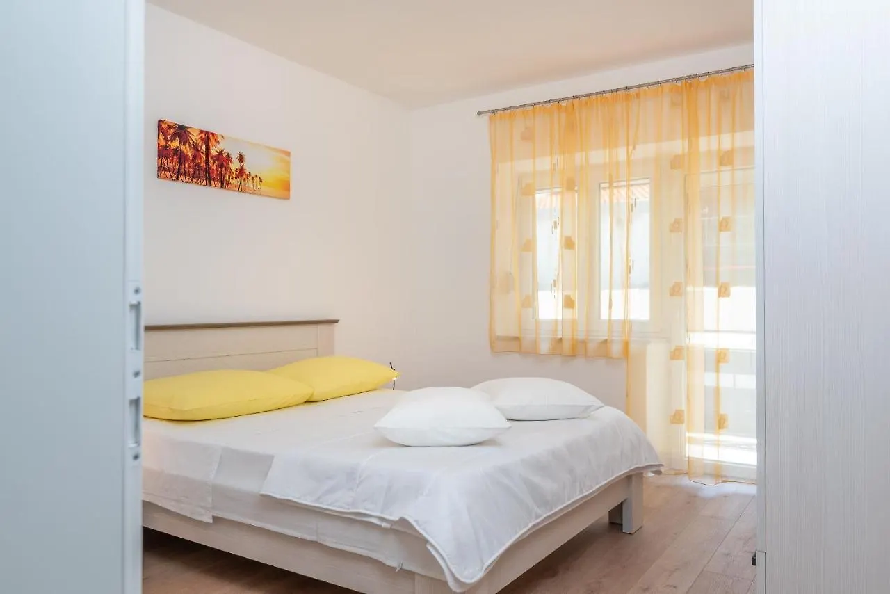 Apartment Apartman Galeb Trogir
